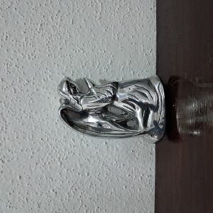 Ángel orante de pewter